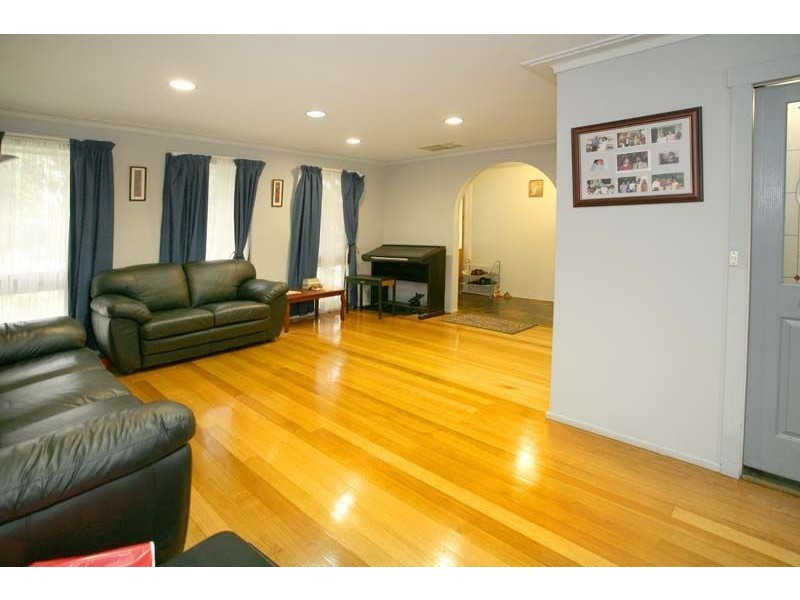 107 King Arthur Drive, Glen Waverley VIC 3150