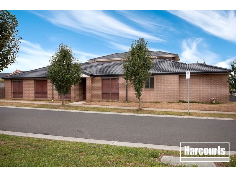 64 Ridgemont Drive, Berwick VIC 3806