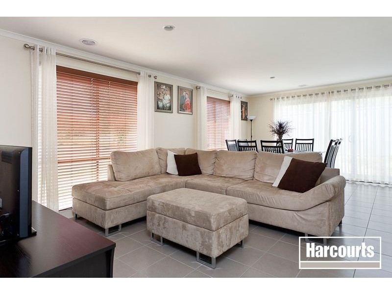 64 Ridgemont Drive, Berwick VIC 3806