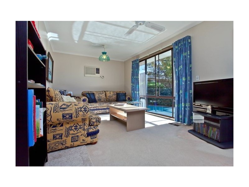 11 Westlands Road, Glen Waverley VIC 3150