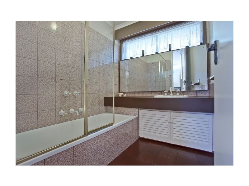 11 Westlands Road, Glen Waverley VIC 3150
