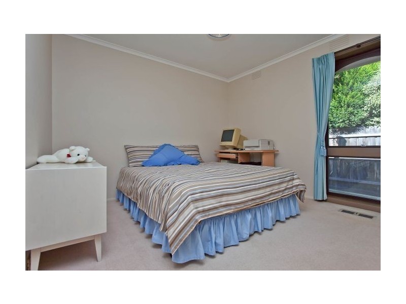 11 Westlands Road, Glen Waverley VIC 3150