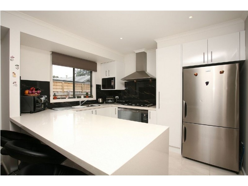 15 Blackwood Drive, Wheelers Hill VIC 3150