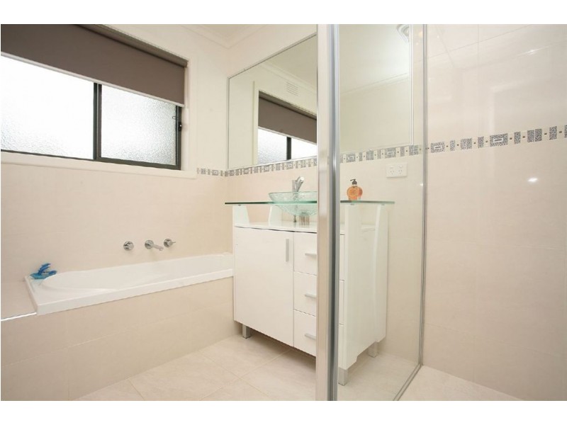 15 Blackwood Drive, Wheelers Hill VIC 3150