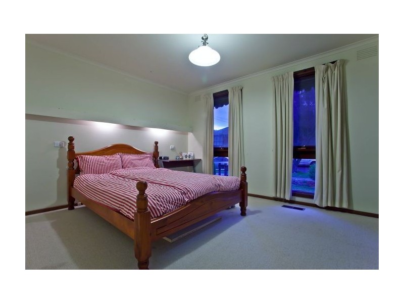 8 Timmins Court, Wheelers Hill VIC 3150