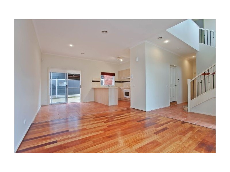6/18 Tulloch Grove, Glen Waverley VIC 3150