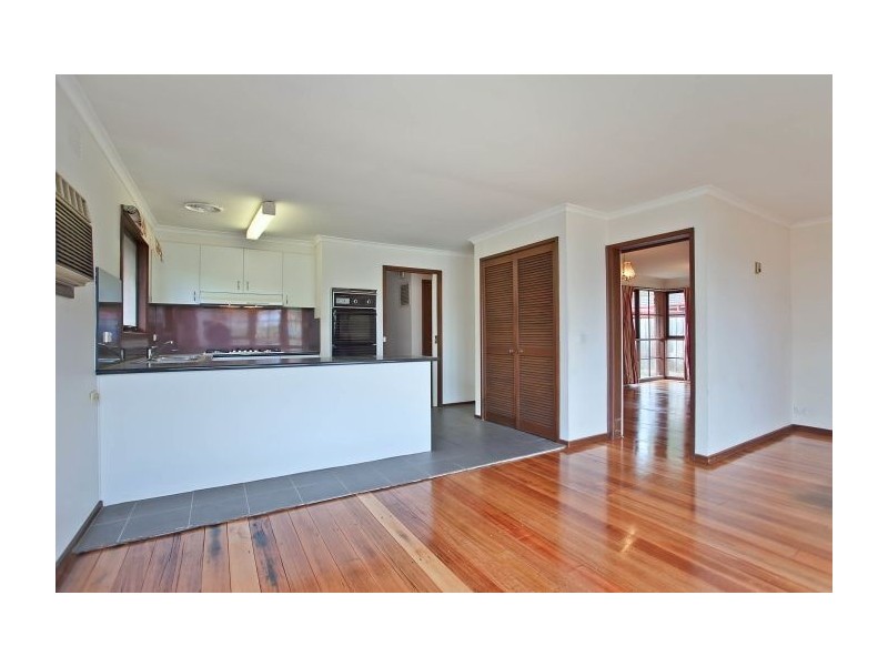 8 Lincoln Street, Burwood East VIC 3151