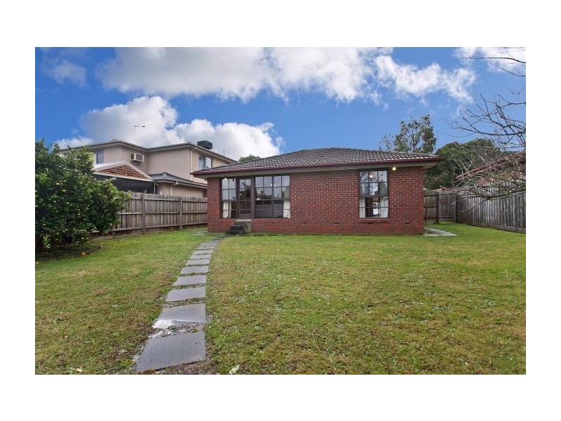 8 Lincoln Street, Burwood East VIC 3151