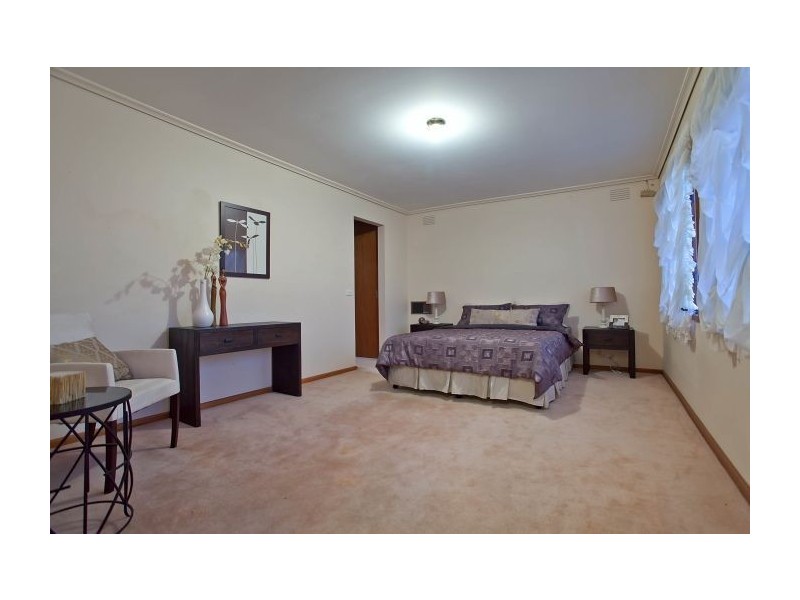 34 Clarke Court, Wheelers Hill VIC 3150