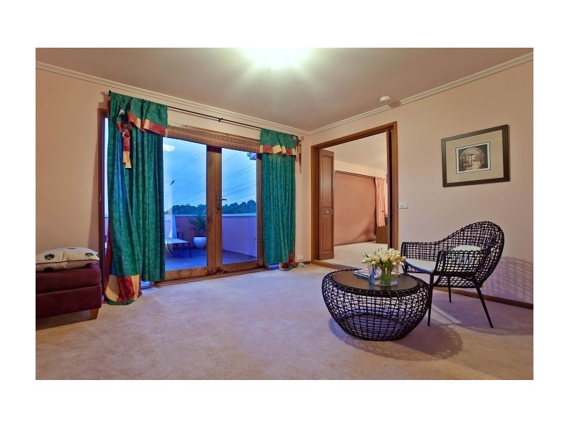 34 Clarke Court, Wheelers Hill VIC 3150