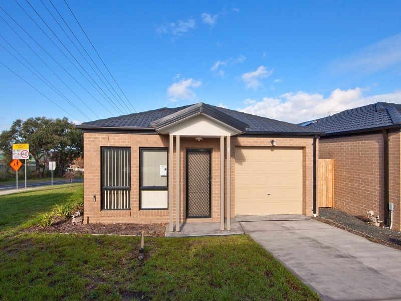 1/103 Army Road, Pakenham VIC 3810