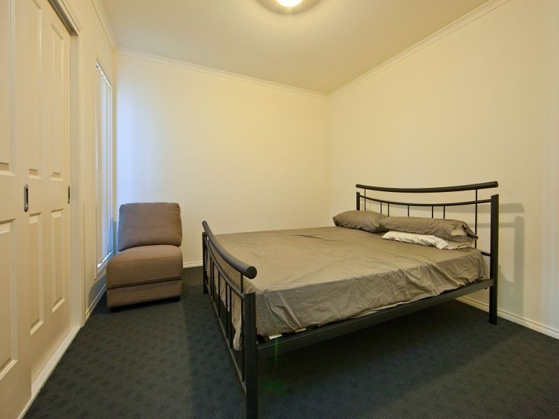 1/103 Army Road, Pakenham VIC 3810