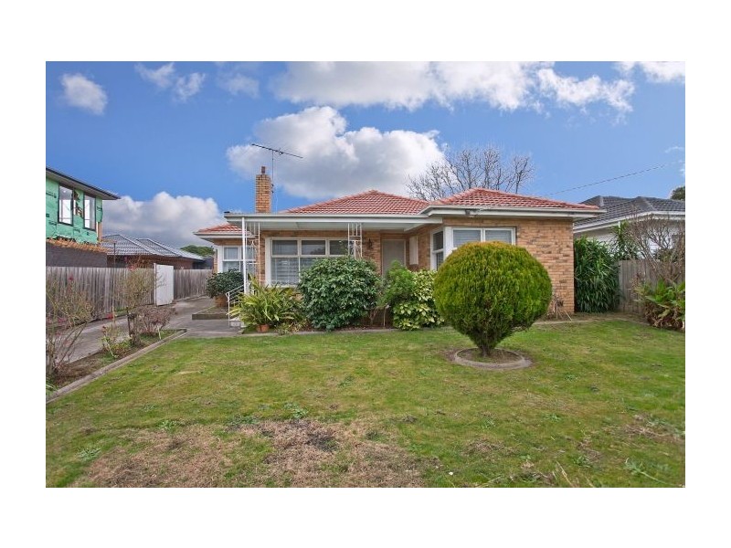 15 Merlyn Avenue, Clayton South VIC 3169