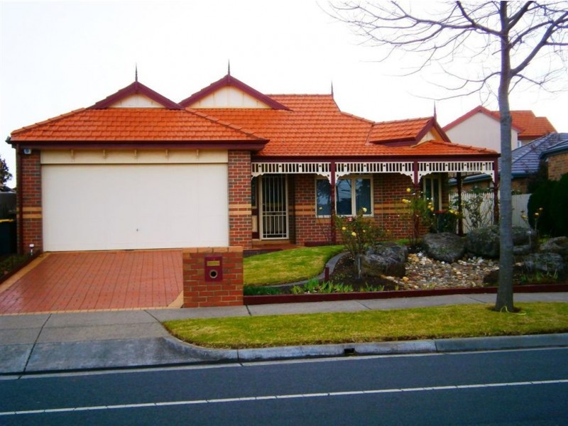 5 Herriotts Blvd, Glen Waverley VIC 3150