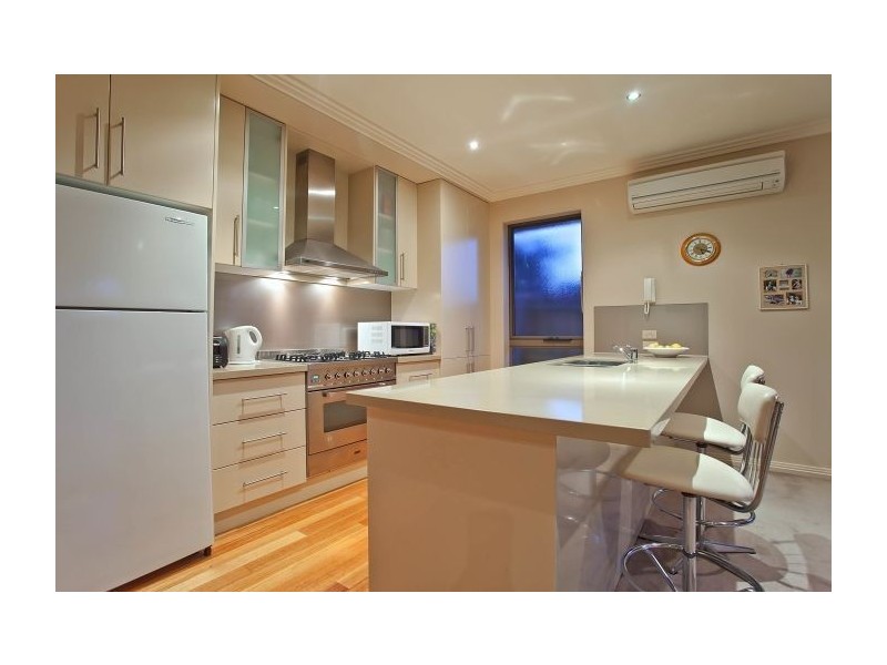 2/70 Hilton Street, Mount Waverley VIC 3149