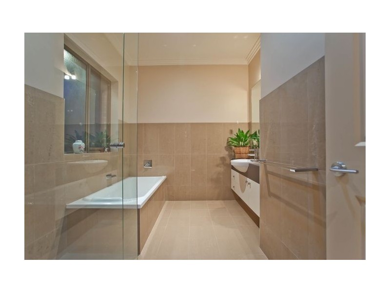2/70 Hilton Street, Mount Waverley VIC 3149