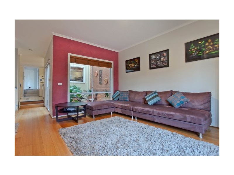 4 Tulloch Grove, Glen Waverley VIC 3150