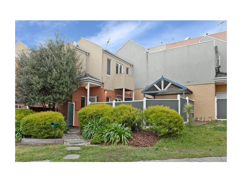 4 Tulloch Grove, Glen Waverley VIC 3150