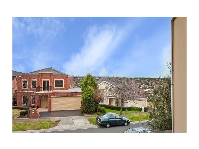 4 Tulloch Grove, Glen Waverley VIC 3150