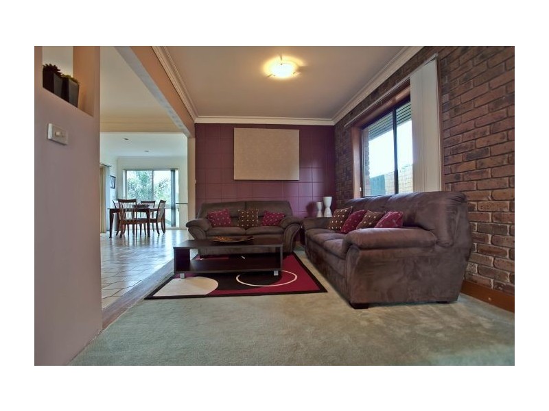 48 Amblecote Crescent, Mulgrave VIC 3170