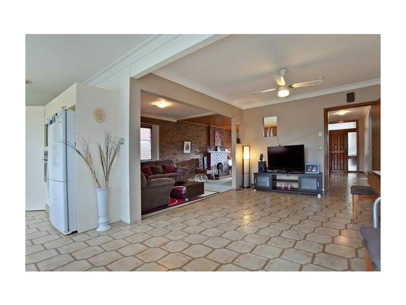 48 Amblecote Crescent, Mulgrave VIC 3170