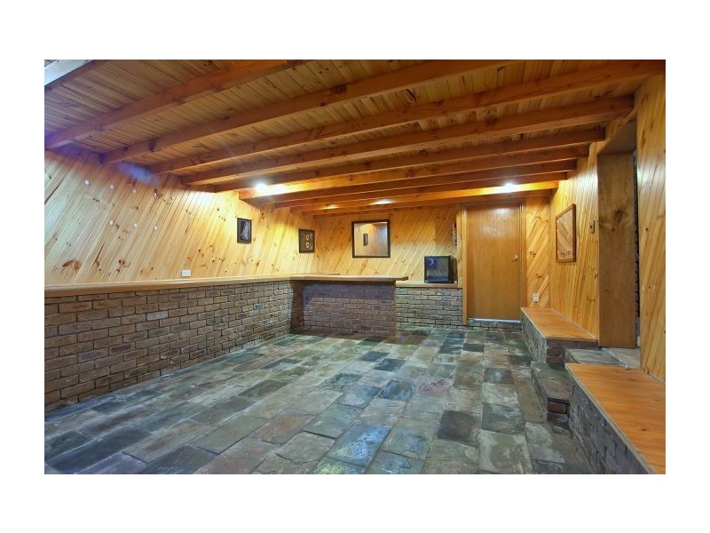 48 Amblecote Crescent, Mulgrave VIC 3170