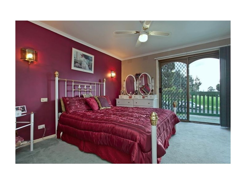 48 Amblecote Crescent, Mulgrave VIC 3170