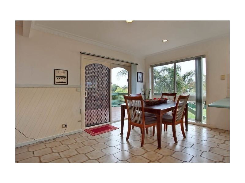 48 Amblecote Crescent, Mulgrave VIC 3170