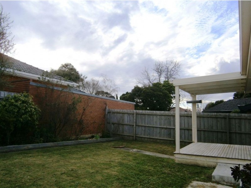 15 Canova Drive, Glen Waverley VIC 3150