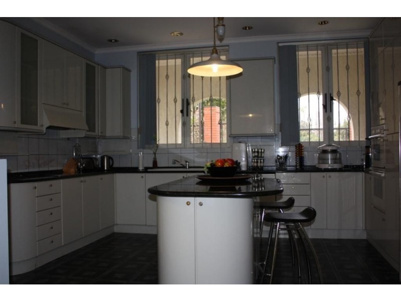 1 Glencroft Terrace, Wheelers Hill VIC 3150