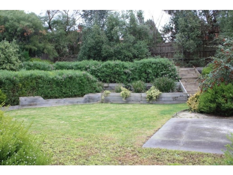 1 Glencroft Terrace, Wheelers Hill VIC 3150