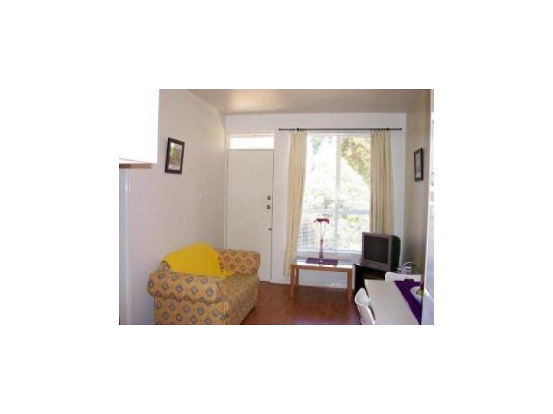 2/36 Woornack Road, Carnegie VIC 3163