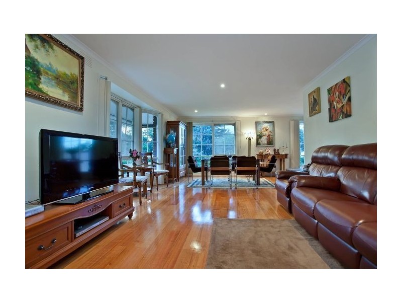 2 Heysham Drive, Wheelers Hill VIC 3150