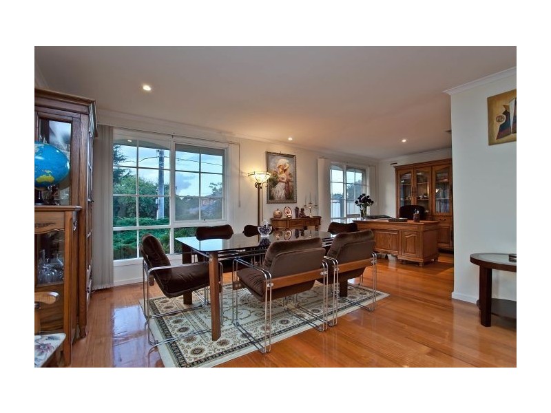 2 Heysham Drive, Wheelers Hill VIC 3150