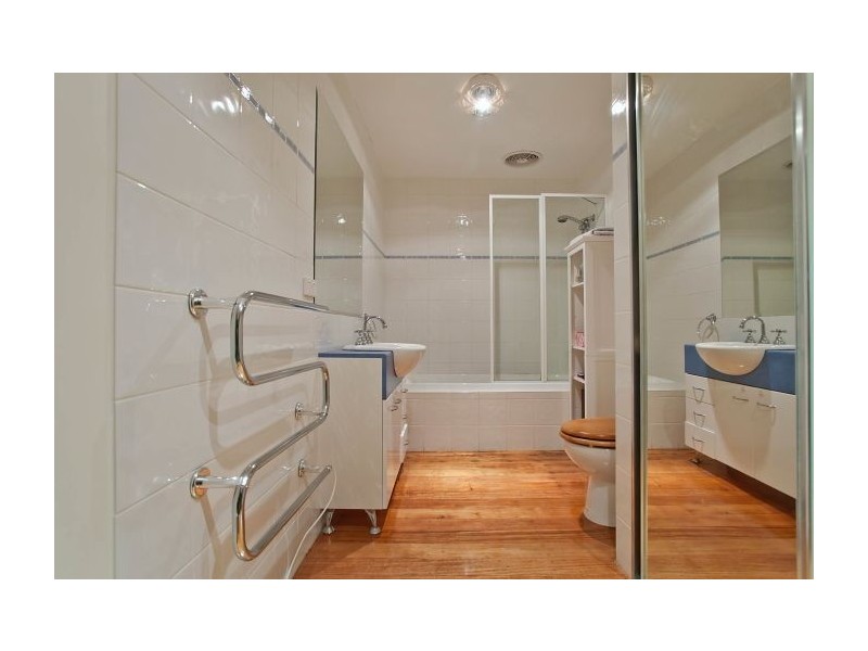 2 Heysham Drive, Wheelers Hill VIC 3150