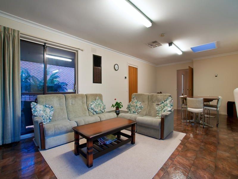 27 Remington Drive, Glen Waverley VIC 3150