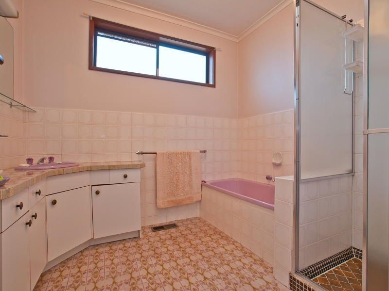 8 Bradstreet Road, Mount Waverley VIC 3149