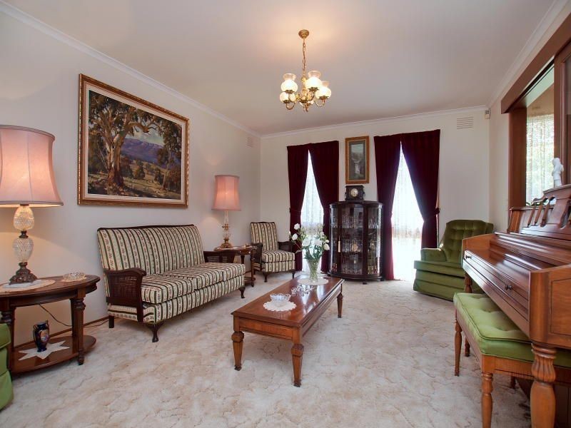 42 Galahad Crescent, Glen Waverley VIC 3150