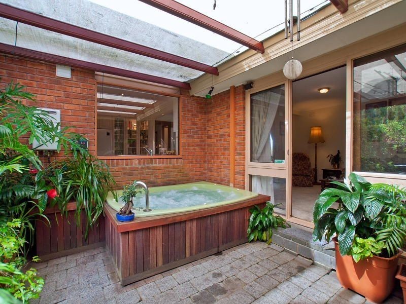 42 Galahad Crescent, Glen Waverley VIC 3150