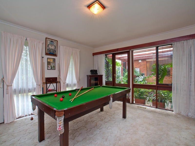 42 Galahad Crescent, Glen Waverley VIC 3150