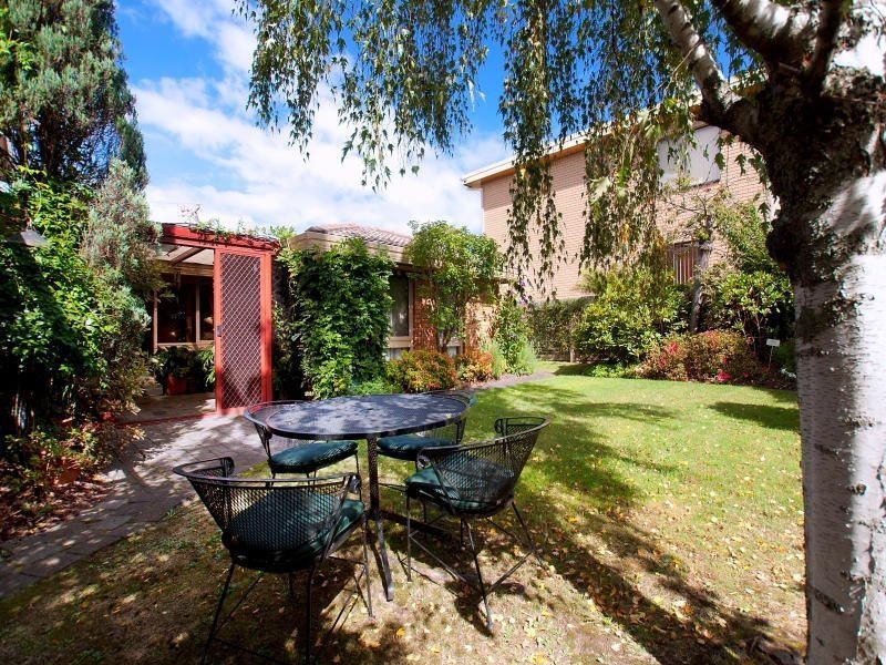 42 Galahad Crescent, Glen Waverley VIC 3150