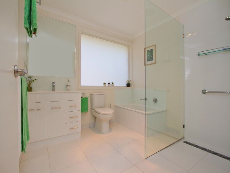 1 Mantova Drive, Wheelers Hill VIC 3150