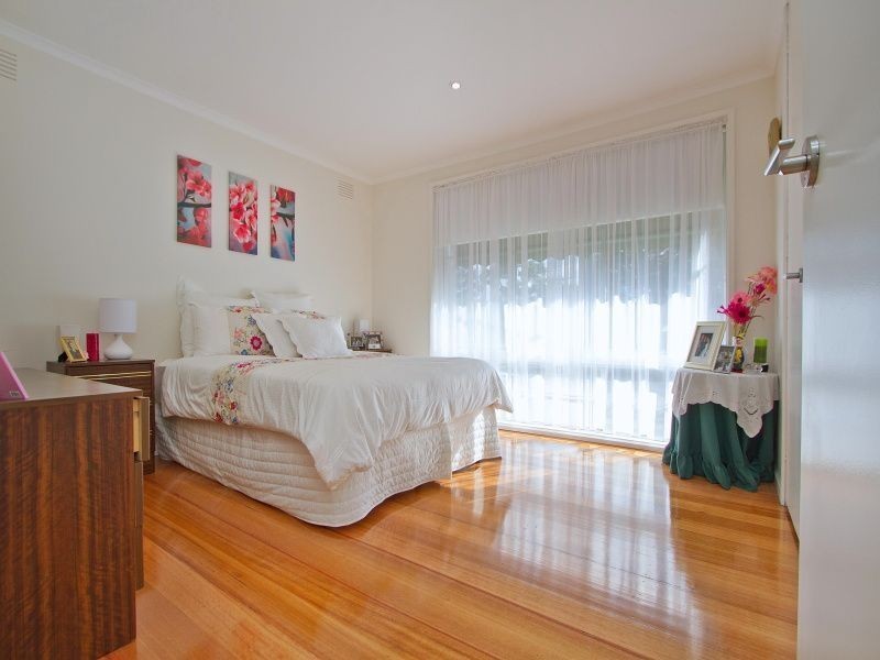 1 Mantova Drive, Wheelers Hill VIC 3150