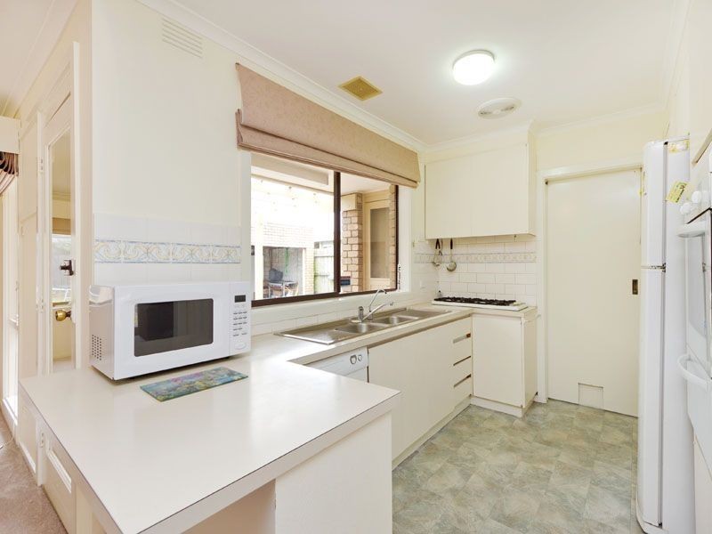 93 King Arthur Drive, Glen Waverley VIC 3150