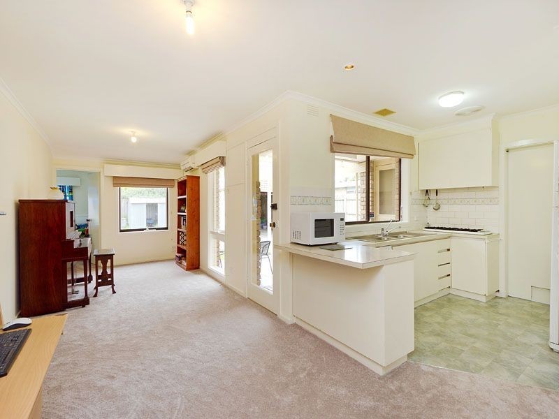93 King Arthur Drive, Glen Waverley VIC 3150