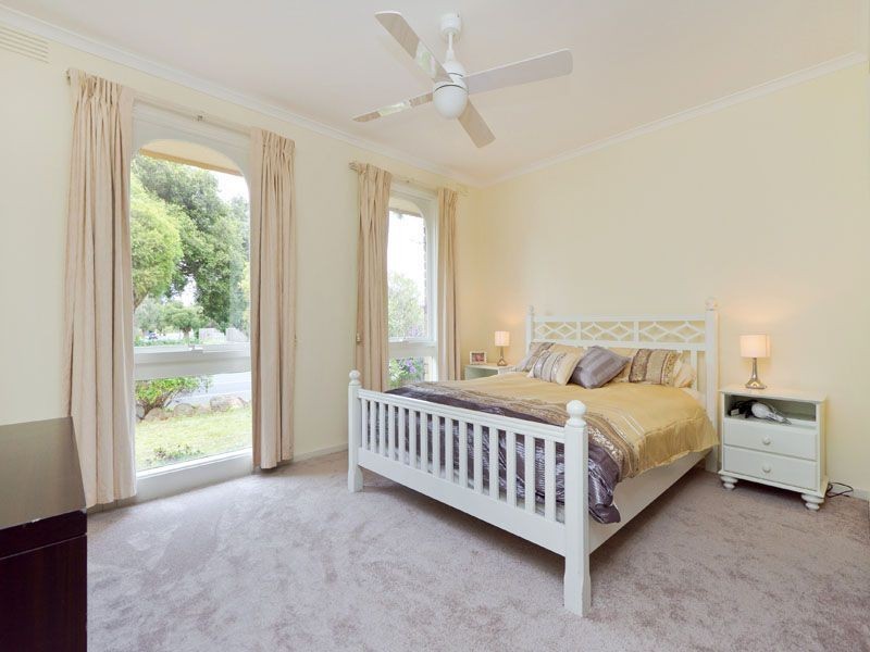 93 King Arthur Drive, Glen Waverley VIC 3150