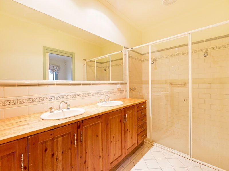 7 Kennard Place, Burwood East VIC 3151