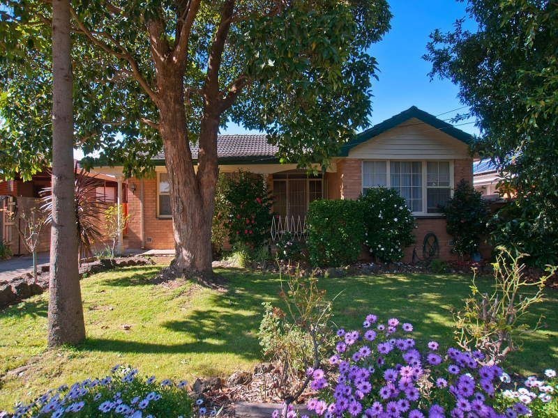 130 Watsons Road, Glen Waverley VIC 3150