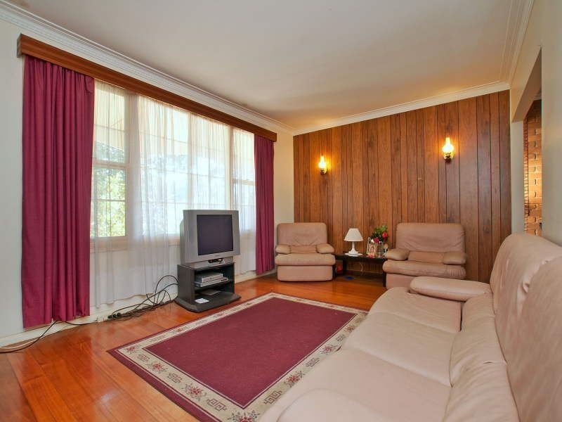 130 Watsons Road, Glen Waverley VIC 3150