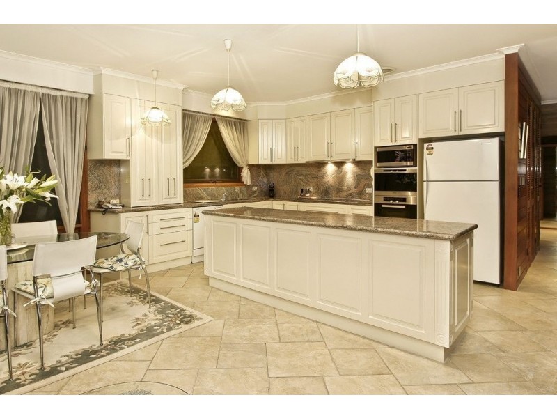 3-5 Paxton Drive, Glen Waverley VIC 3150